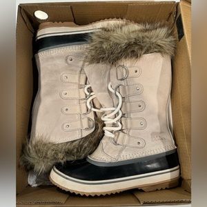 Sorel Waterproof Snow Boots - worn ONCE